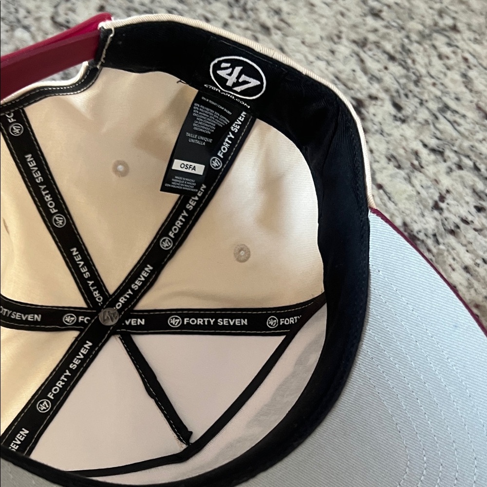 '47 Colorado Avalanche Cream and Maroon Cap - Picture 2 of 2